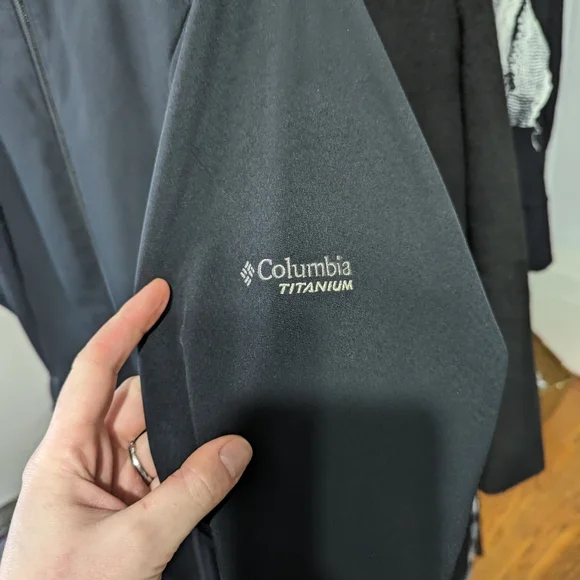 Columbia Soft Shell Jacket - Picture 6 of 6